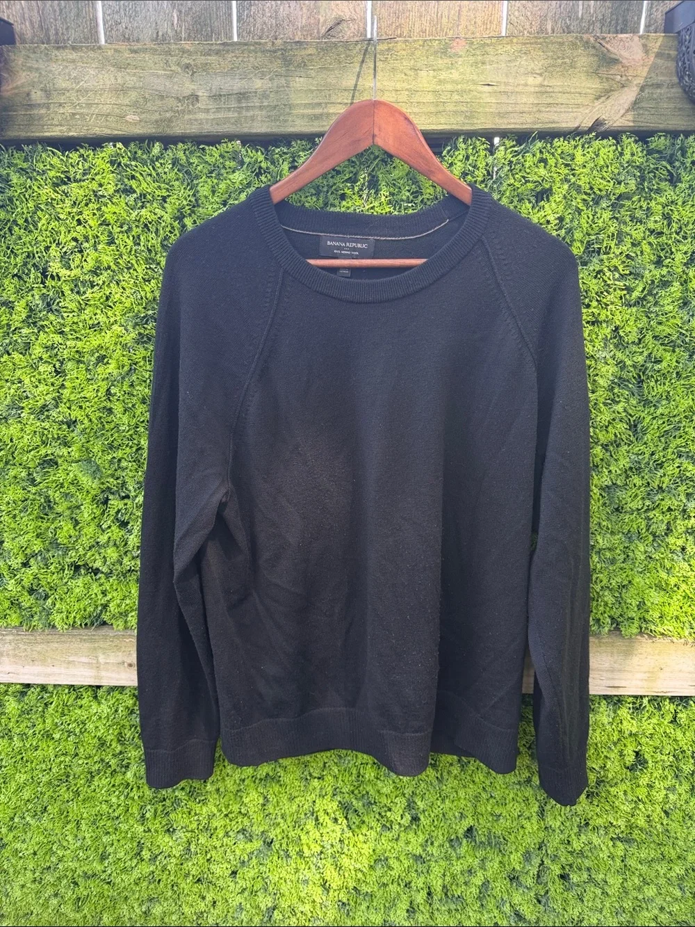 Banana Republic Men's Black 100% Merino Wool Crewneck Pullover Sweater